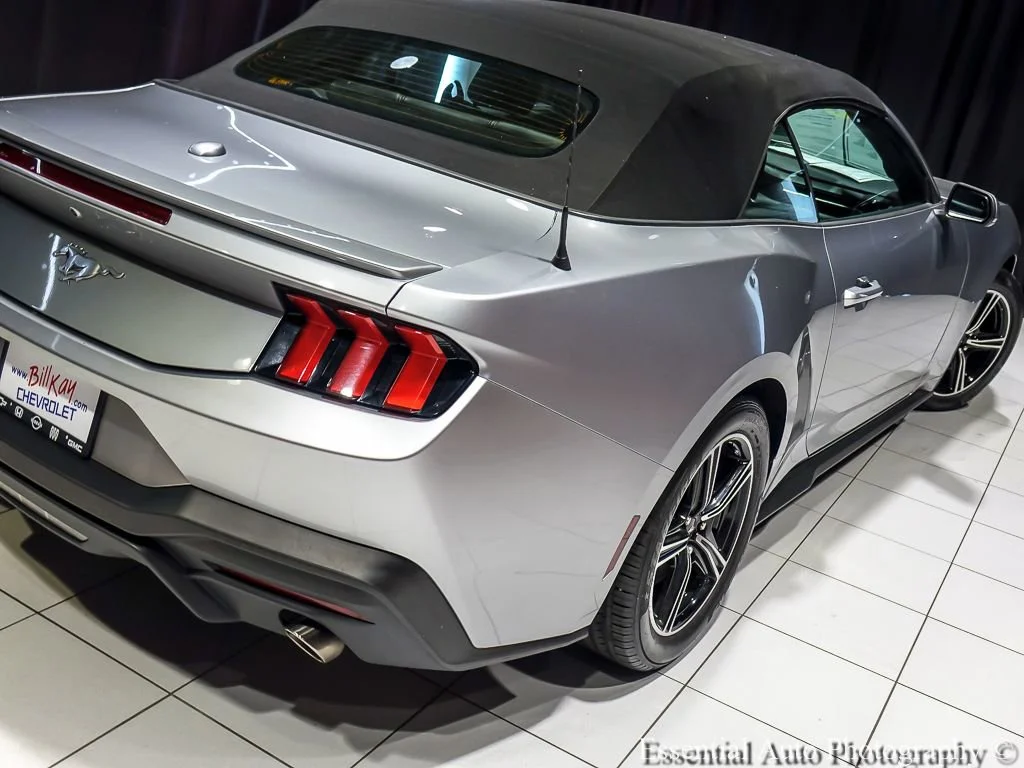 Used 2025 Silver Ford EcoBoost Premium Convertible image 8