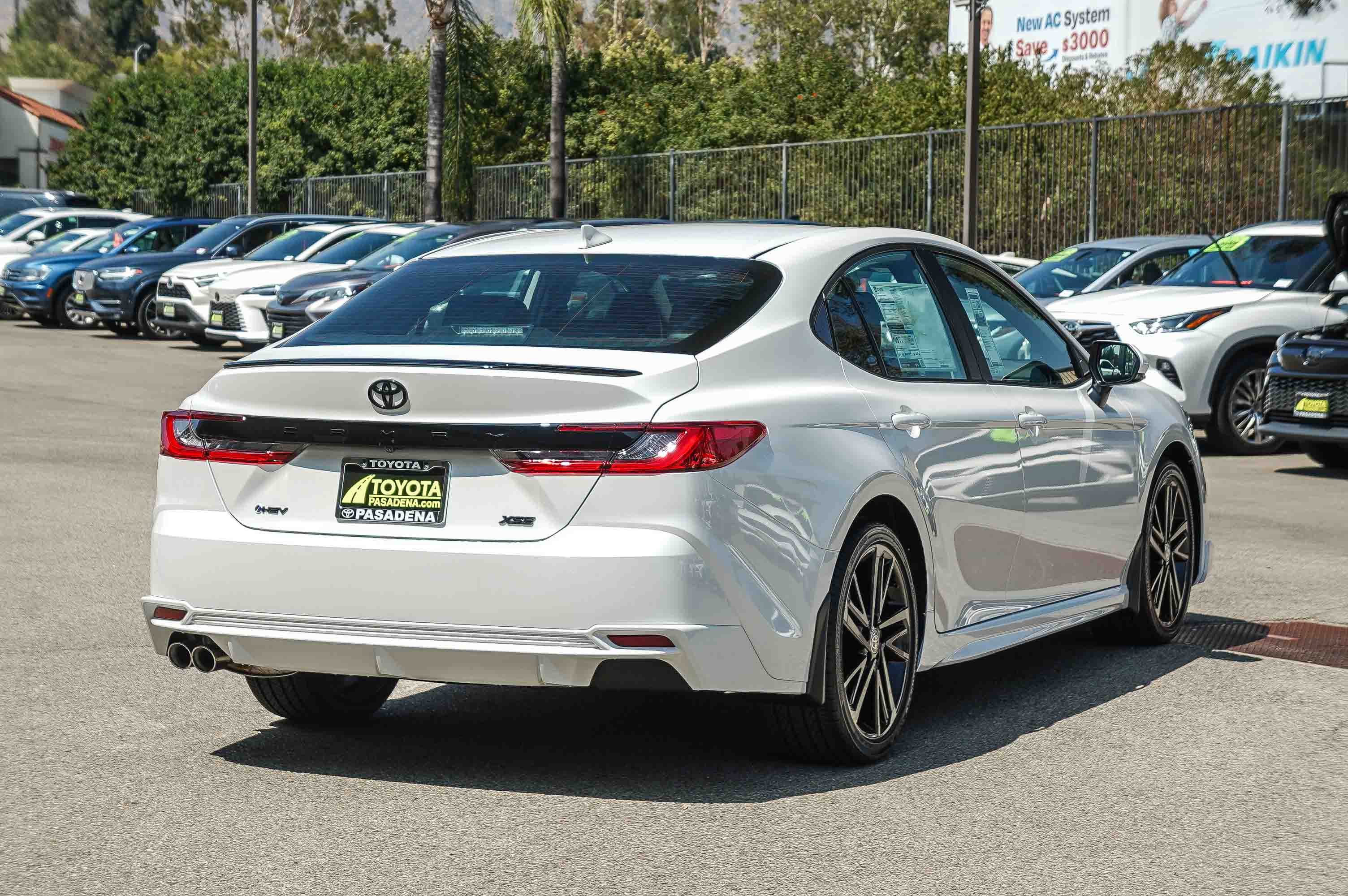 New 2026 Wind Chill Pearl Toyota XSE image 4