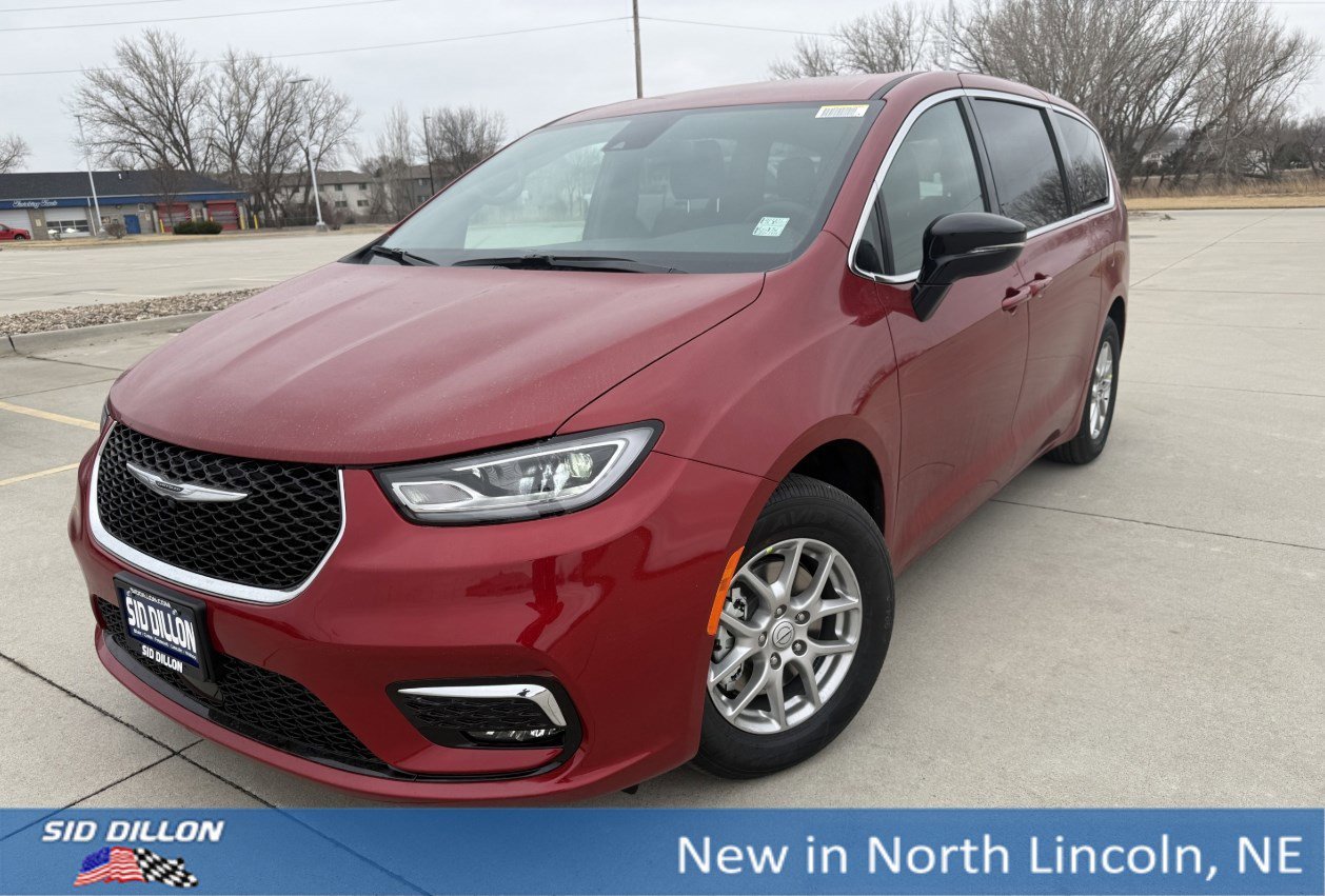 2026 Chrysler Pacifica Select's photo