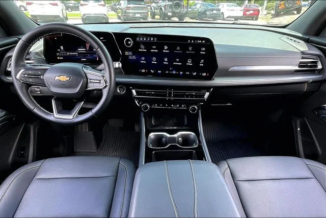 Used 2025 Blue Chevrolet LT image 7
