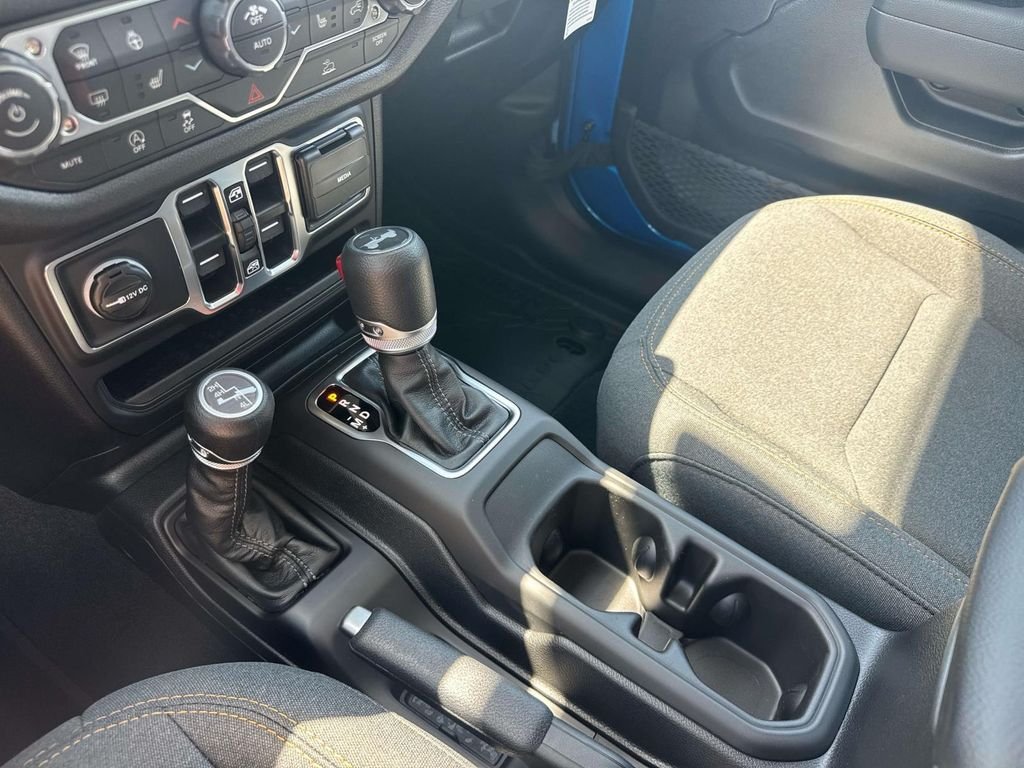 New 2027 Hydro Blue Pearlcoat Jeep Sport S image 49