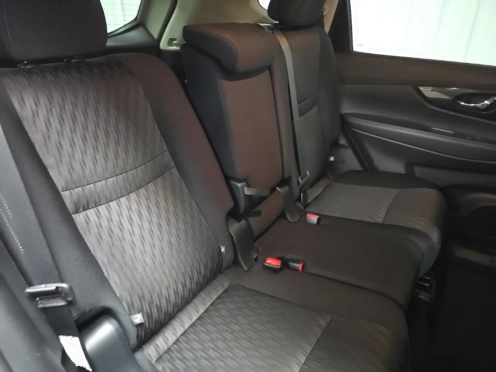 Used 2018 Silver Nissan SV image 17