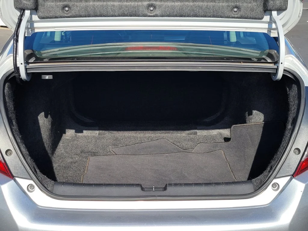 Used 2016 Lunar Silver Metallic Honda LX image 8