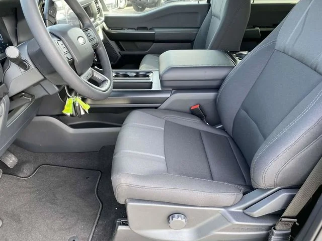 2026 Ford F-150 STX - Photo 6