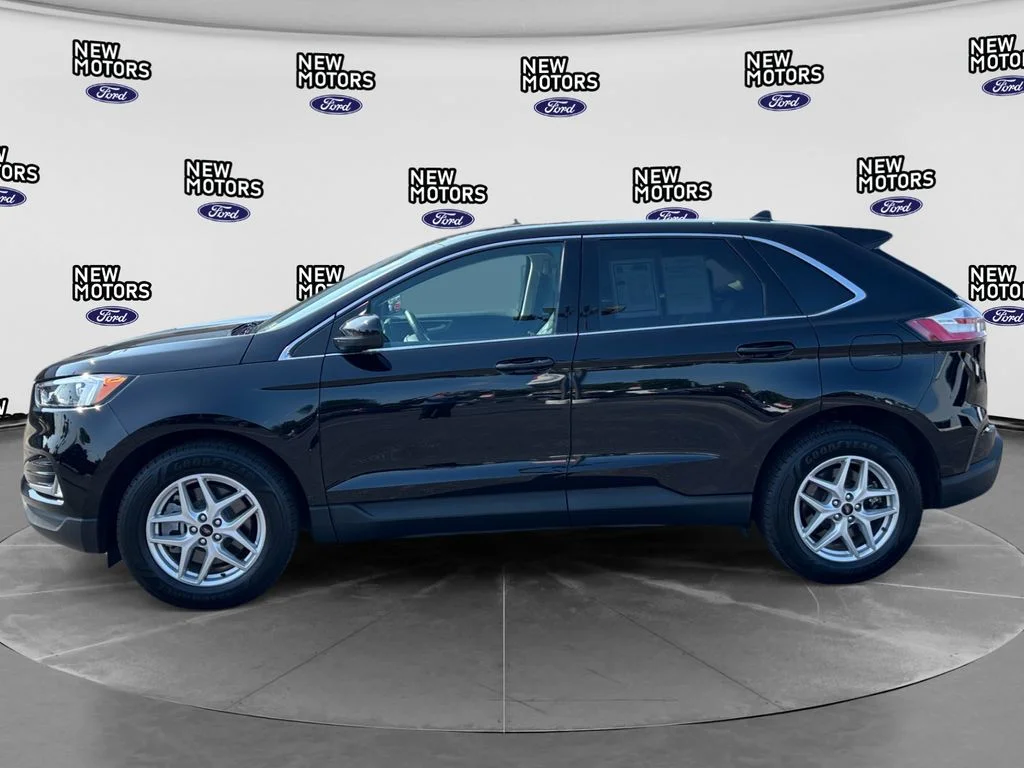 Used 2024 Black Metallic Ford SEL image 2