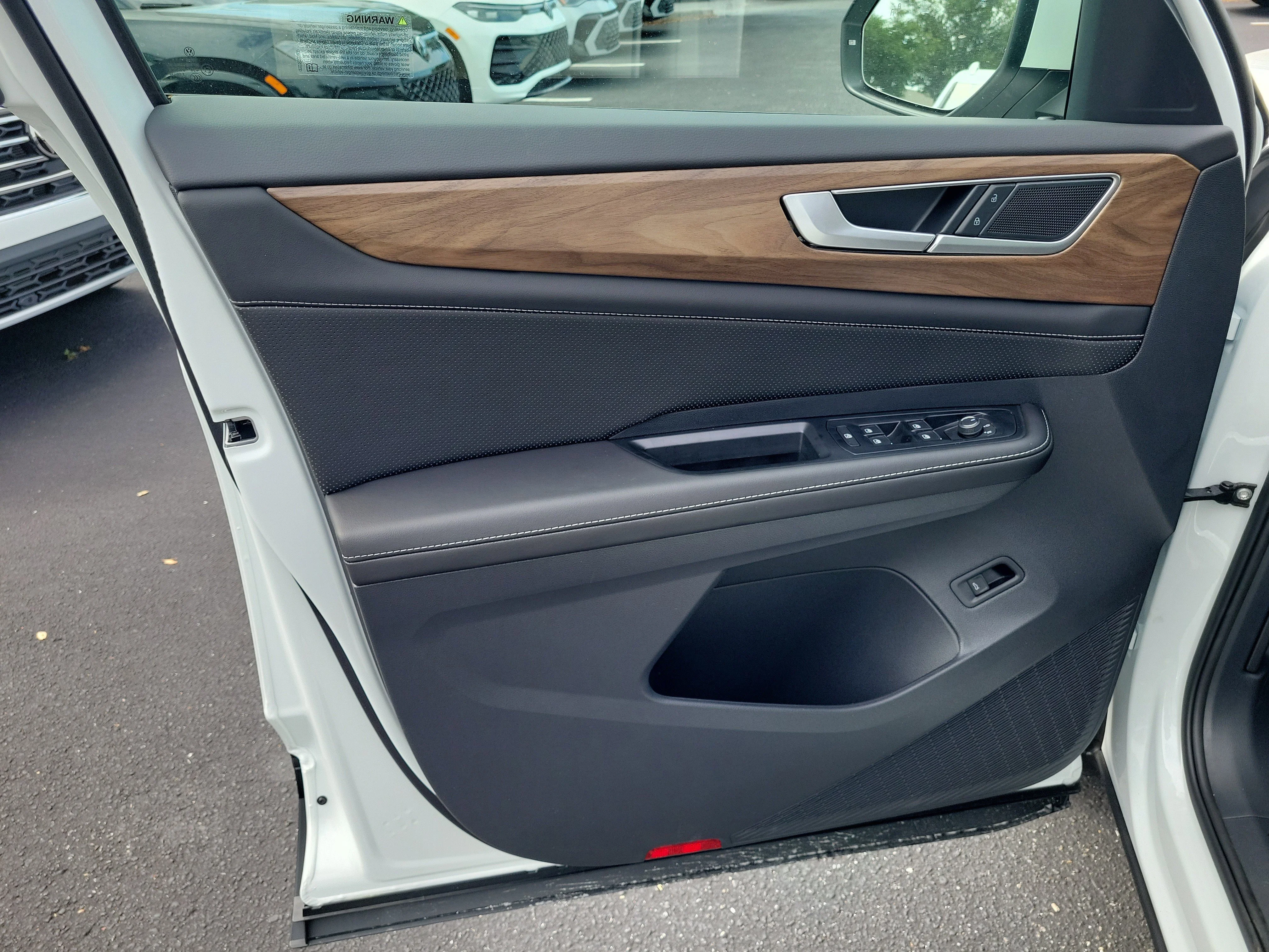 New 2026 White Volkswagen SE w/Technology image 16