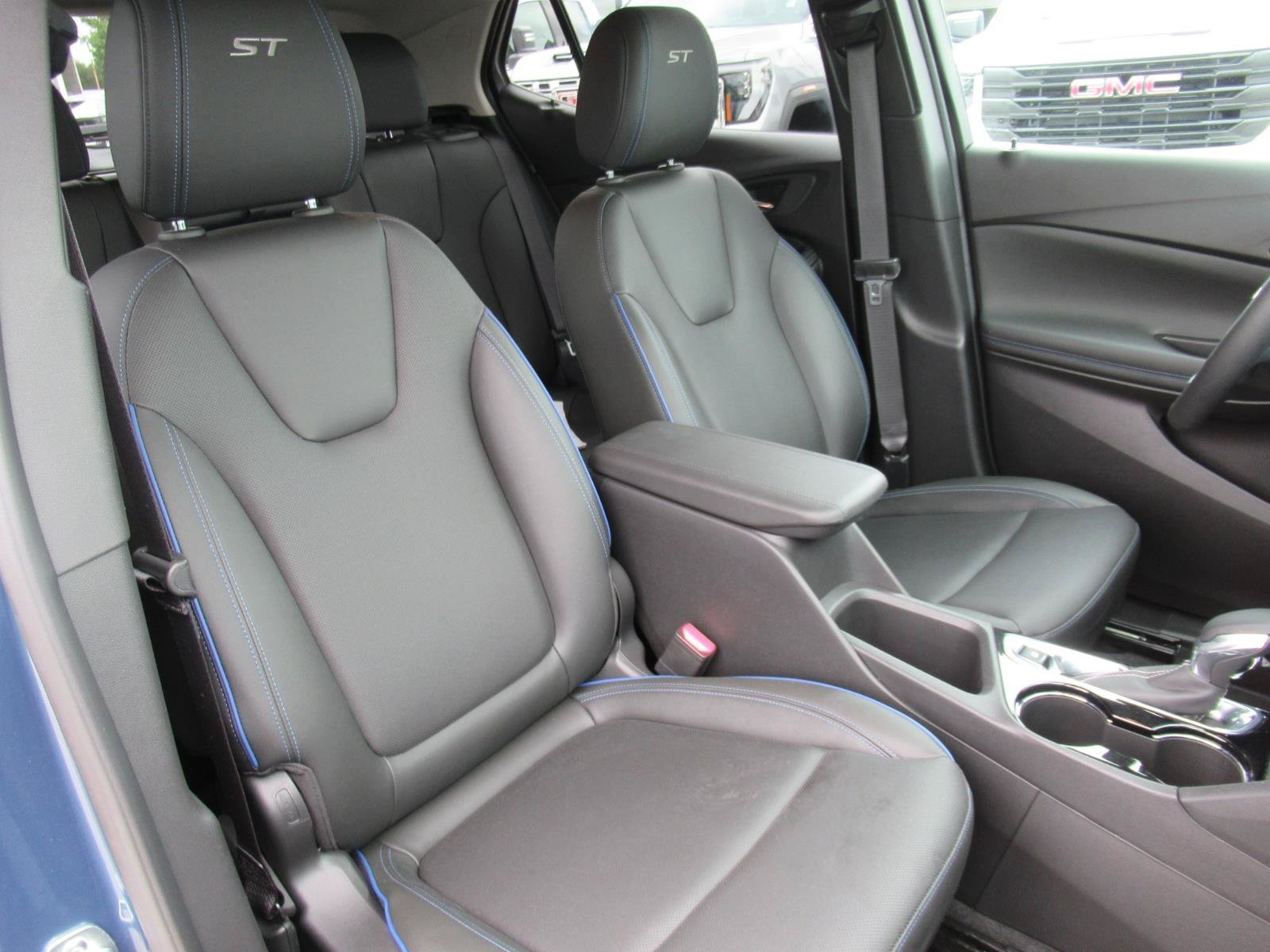 Used 2025 Blue Buick Sport Touring image 8