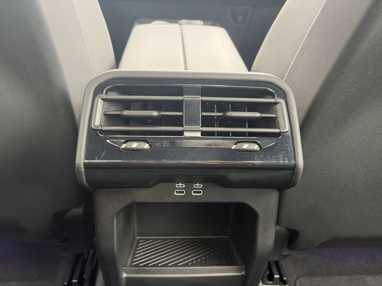 Used 2025 Black Sapphire Metallic BMW 530i image 31