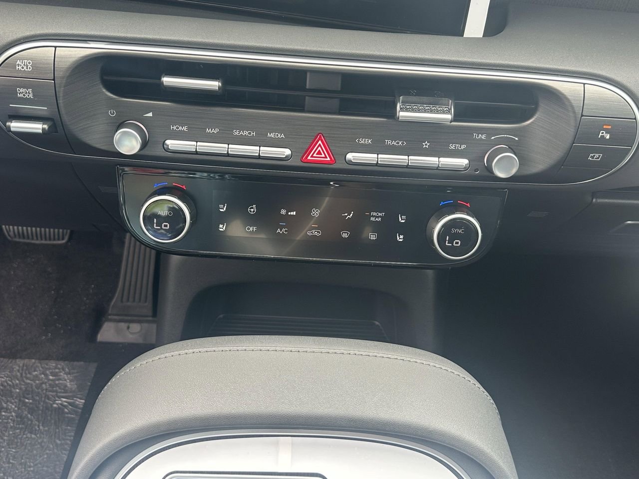 New 2026 Ecotronic Gray Pearl Hyundai SEL Premium 7P image 29