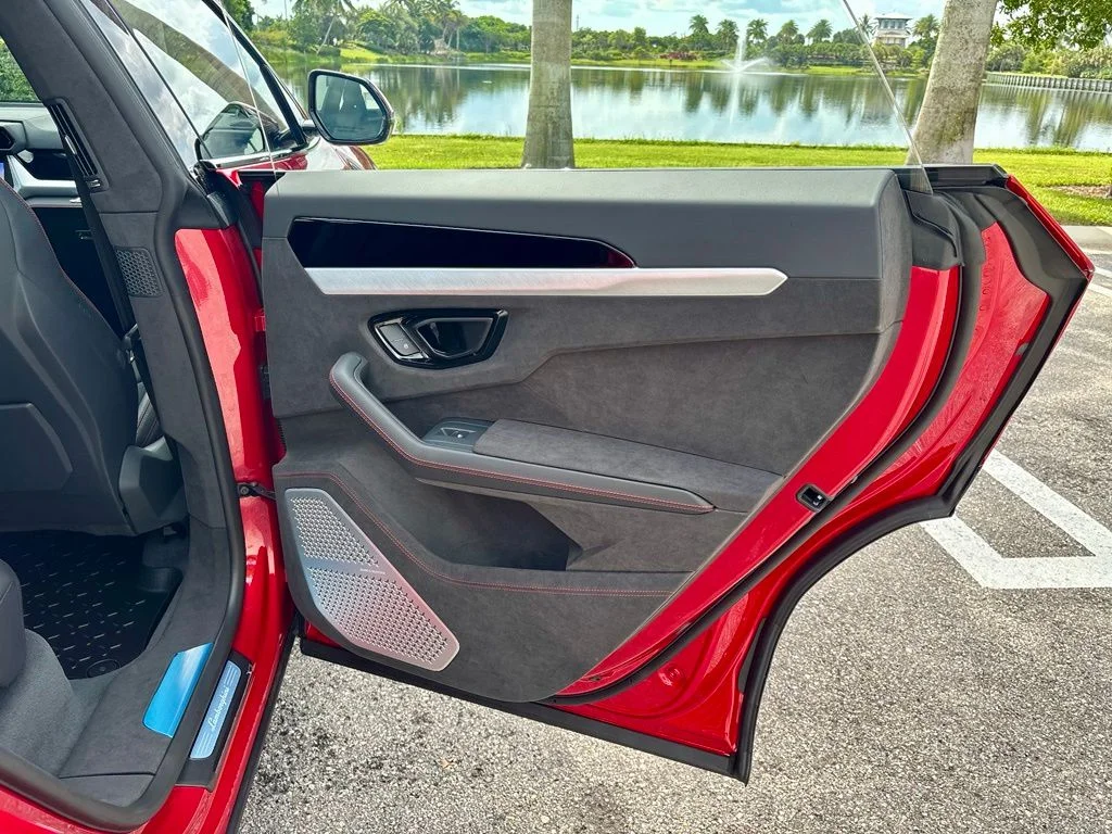 New 2026 Rosso Efesto Metallic Lamborghini SE image 22
