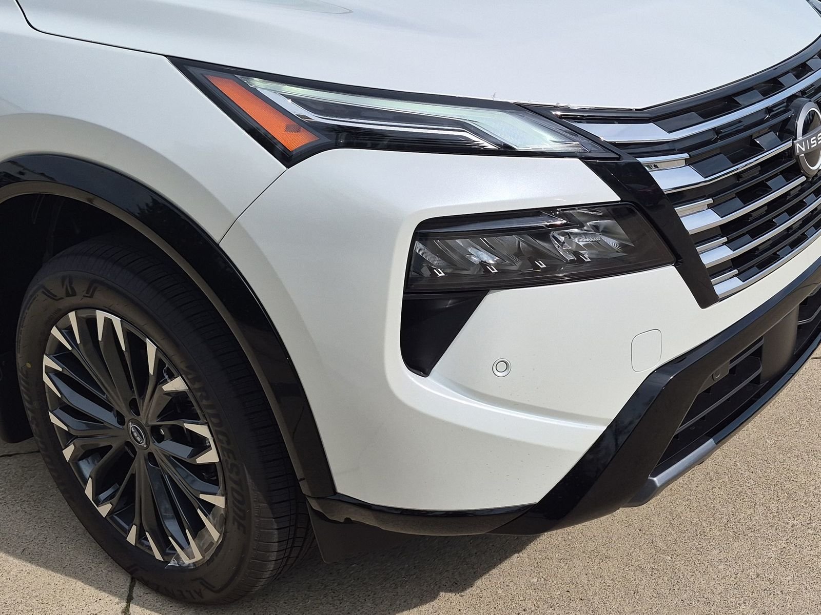 New 2026 Everest White Pearl TriCoat / Super Black Two-tone Nissan Platinum image 35