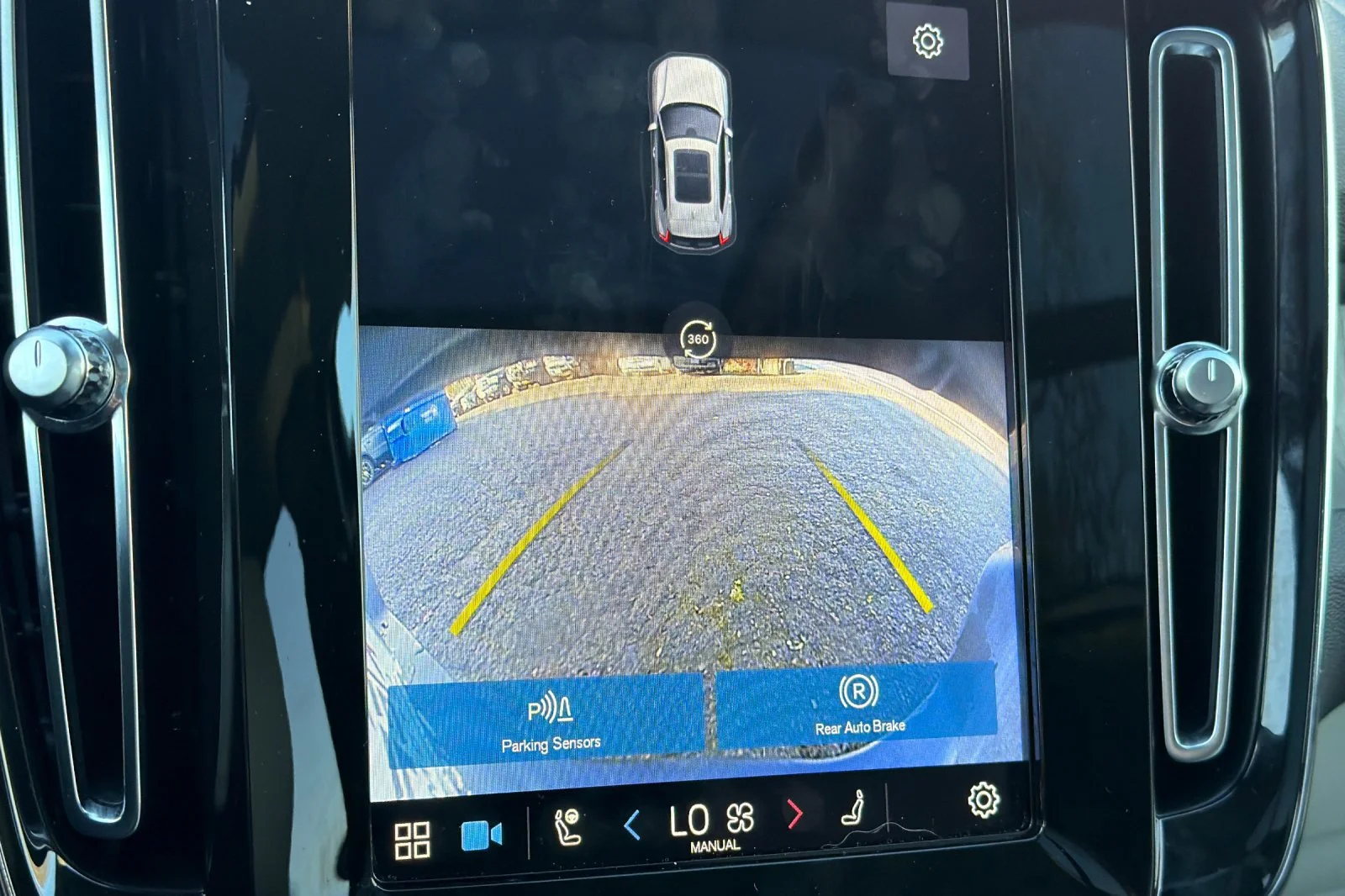 Used 2023 ONYX BLACK Volvo Plus Dark Theme image 19