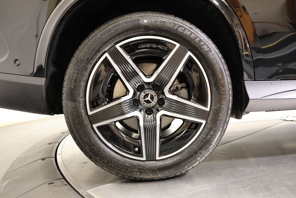 Used 2026 Black Mercedes-Benz GLC 300 image 13