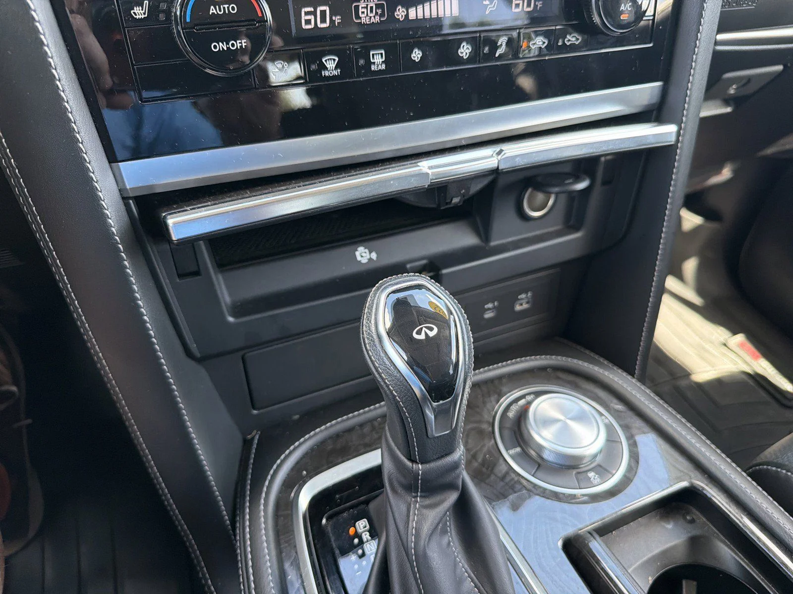 Used 2022 Gray INFINITI LUXE image 33