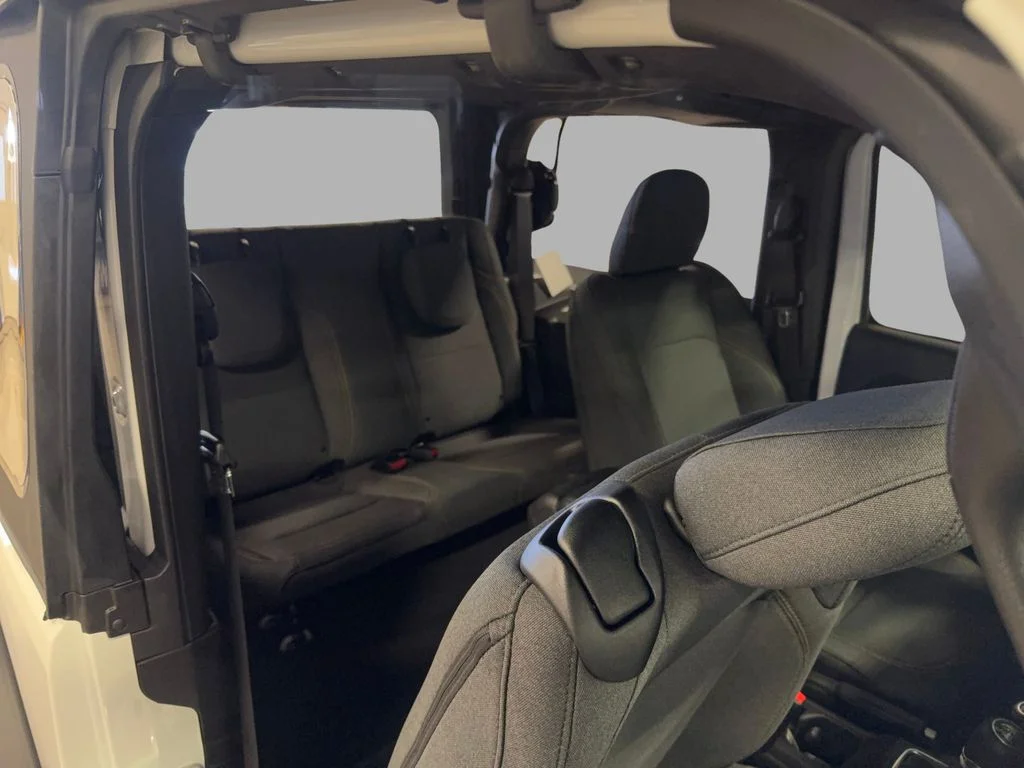 New 2026 Bright White Clear-Coat Exterior Paint Jeep Sport image 12