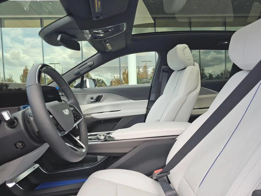 New 2027 Vibrant White Tricoat Cadillac Sport image 25