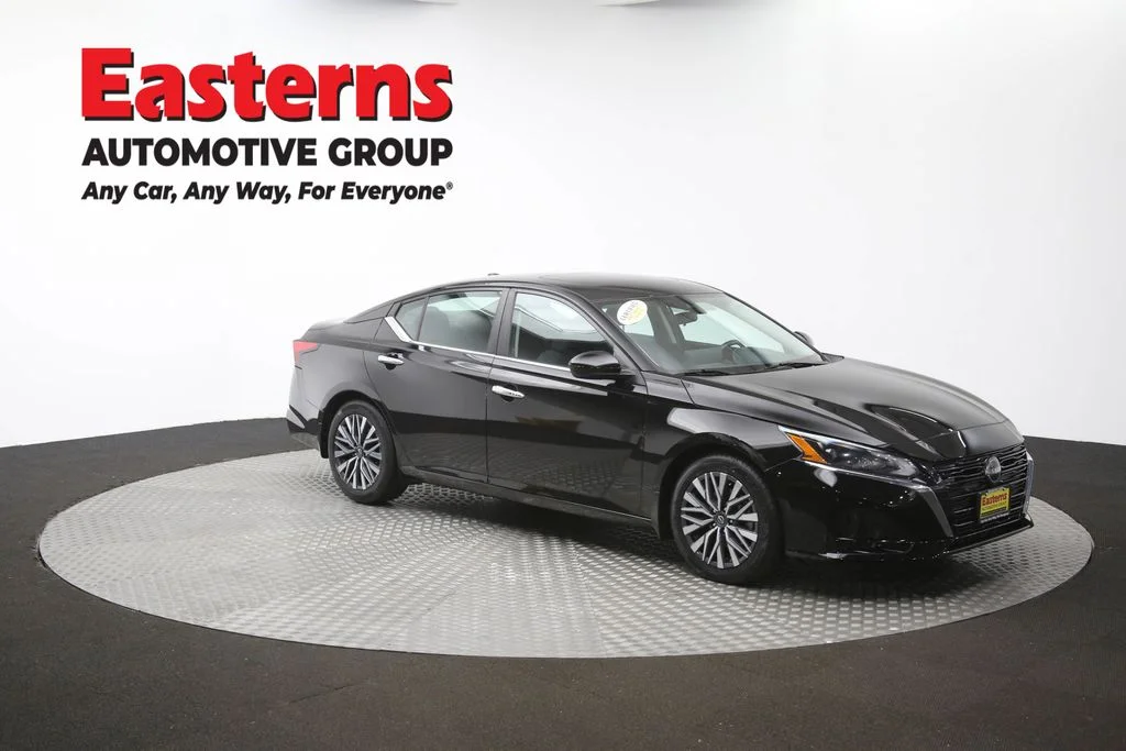 Used 2023 Black Nissan 2.5 SV image 49