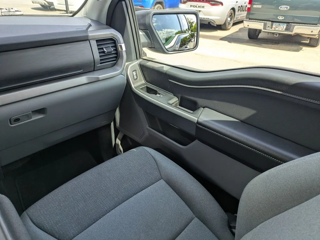 Used 2025 Black Ford XLT image 17