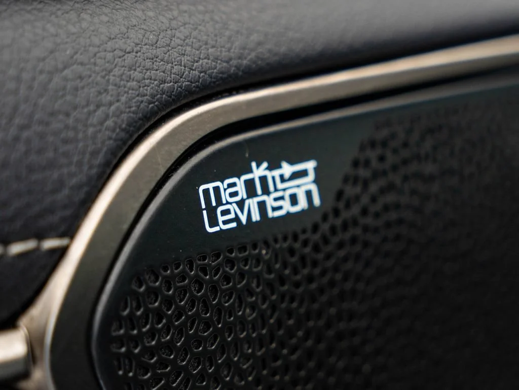 Certified Used 2020 OBSIDIAN Lexus 300h Ultra Luxury image 27