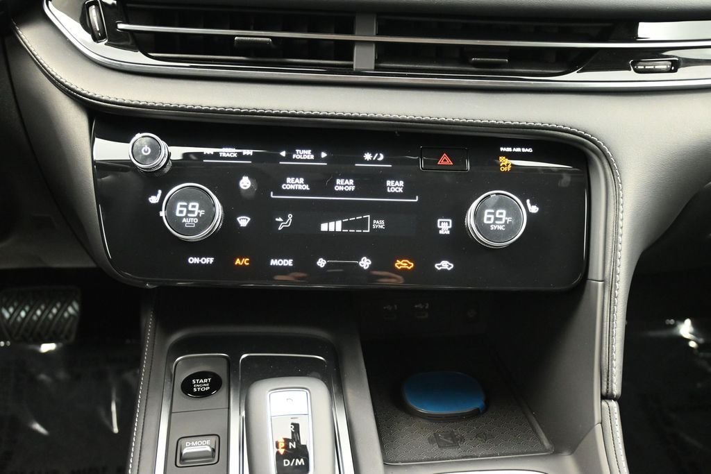 New 2027 RADIANT WHITE INFINITI Pure AWD image 17
