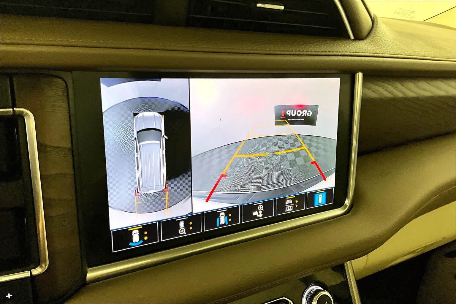 Used 2021 White Frost Tricoat GMC Denali image 25