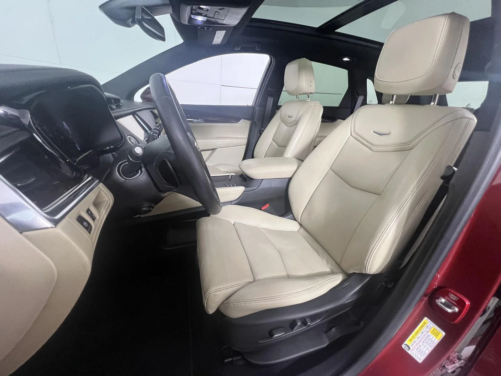 Used 2017 Cadillac XT5 Luxury with VIN 1GYKNDRS1HZ168043 for sale in Getzville, NY