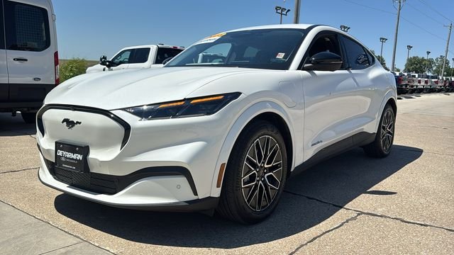 Used 2025 White Ford Premium image 5