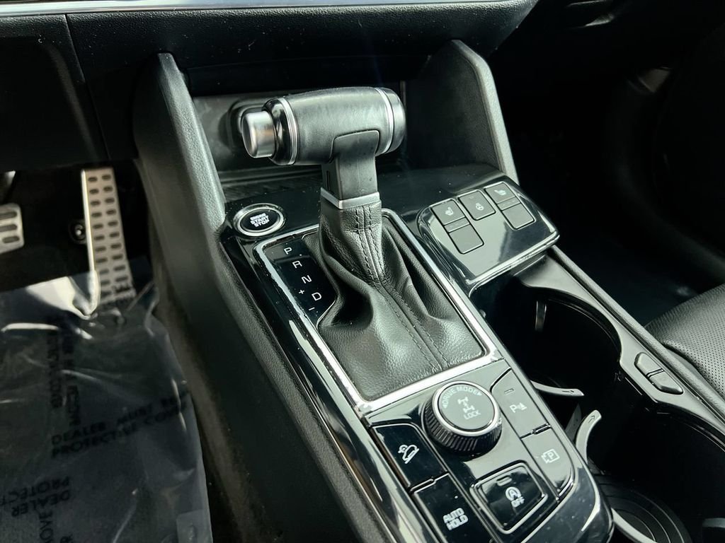 Used 2023 White Kia X-Pro Prestige image 23
