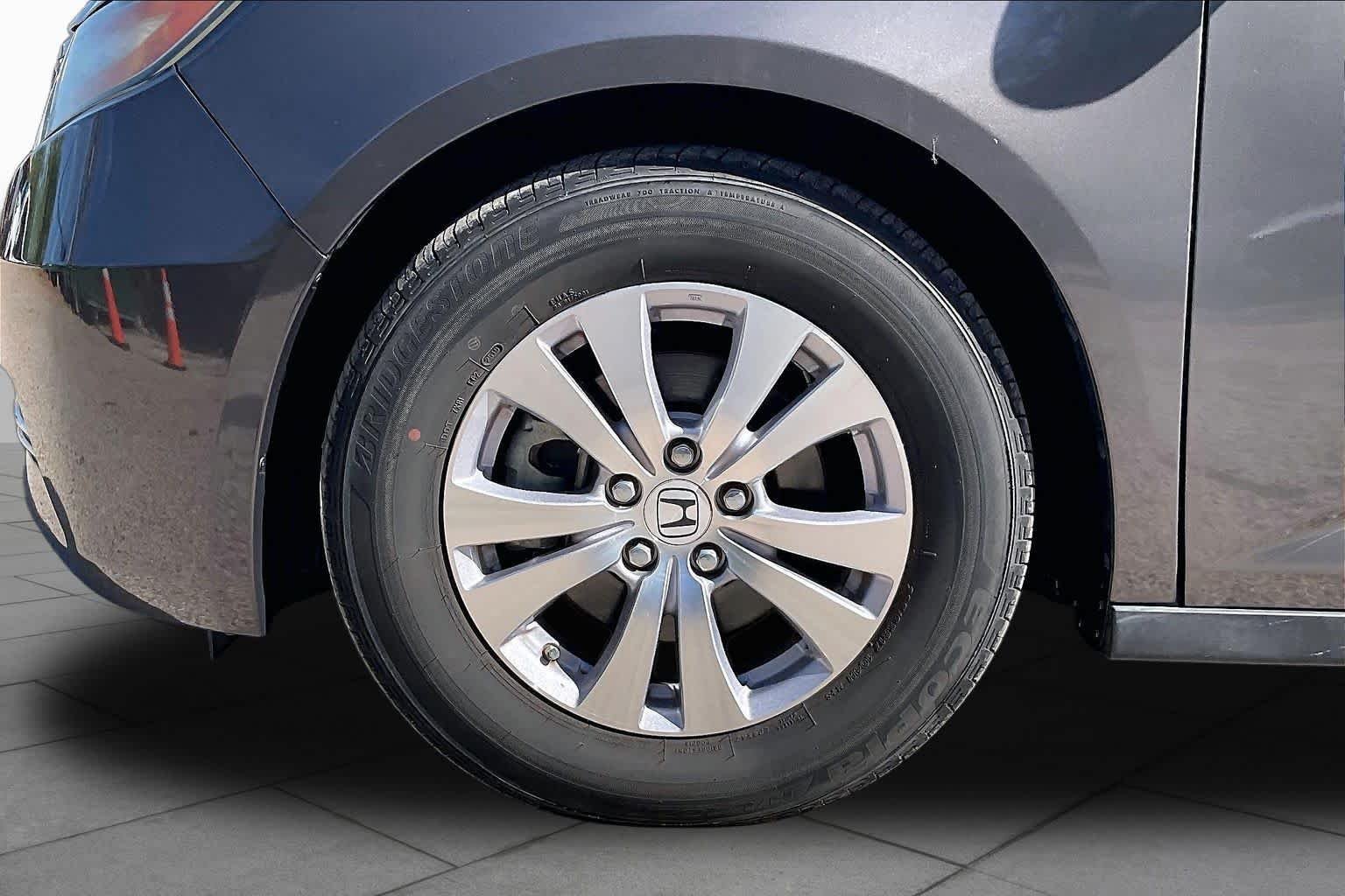 Used 2016 Lunar Silver Metallic Honda EX-L image 11