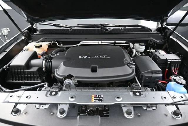 Used 2021 Gray Chevrolet LT image 27