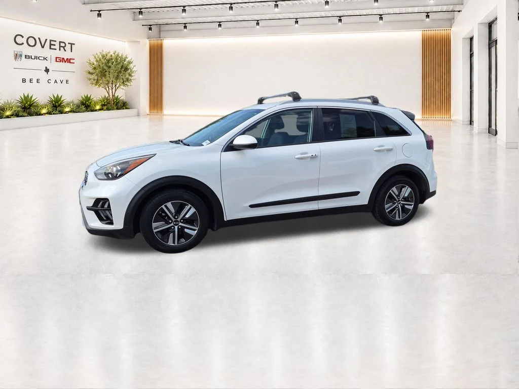 Used 2020 White Kia LXS image 5