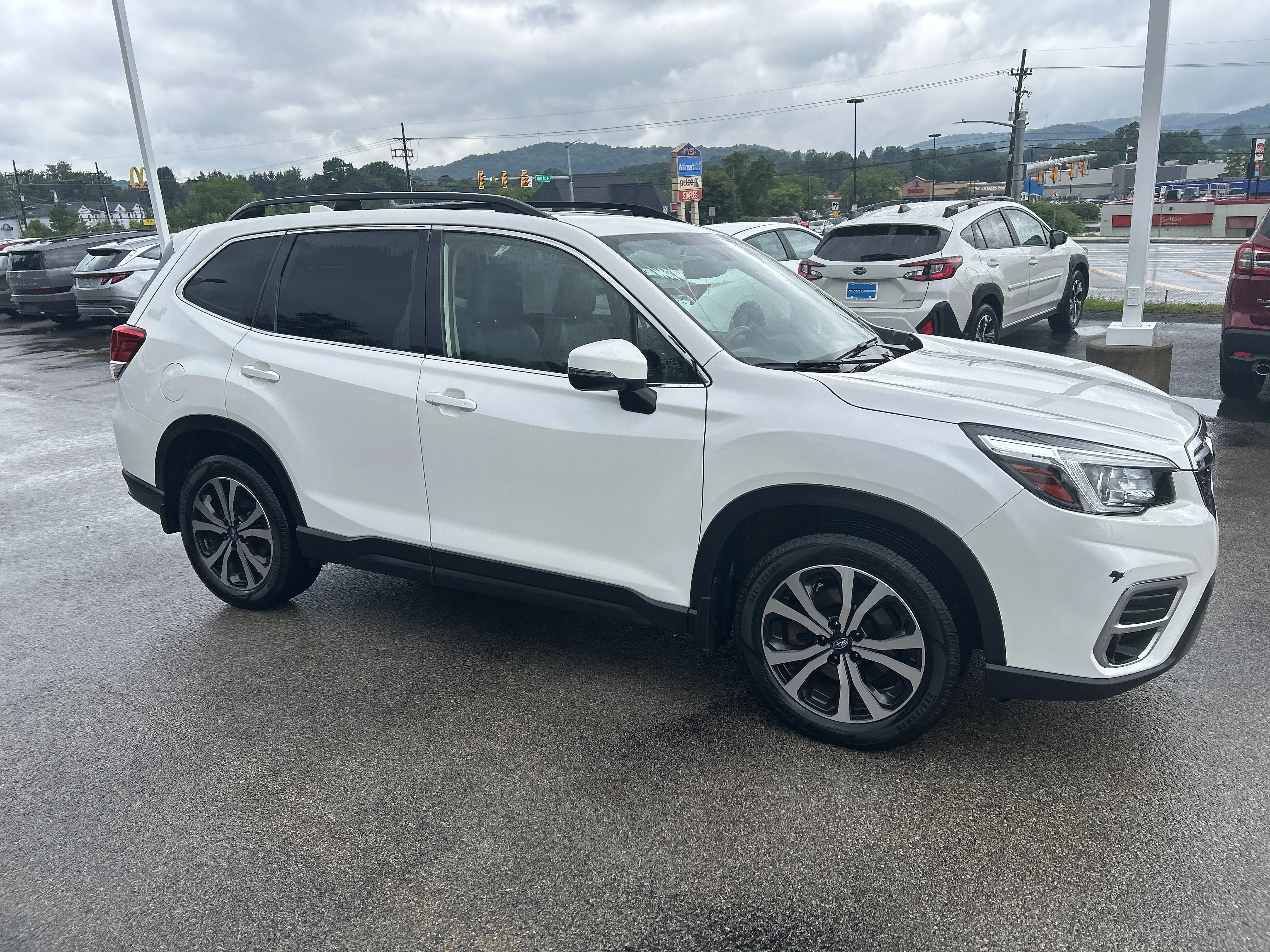 Used 2019 Crystal White Pearl Subaru Limited image 2