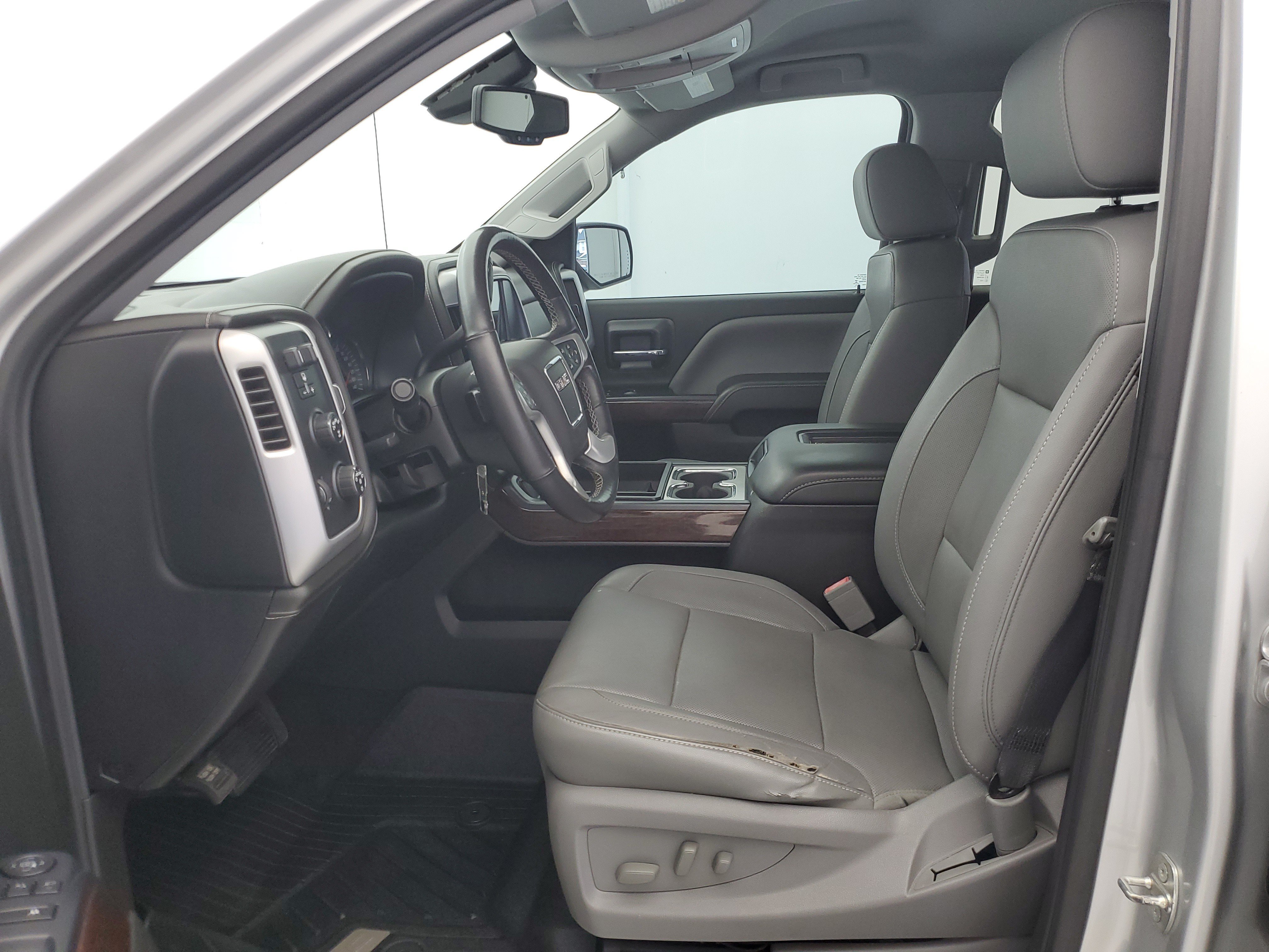 Used 2018 Quicksilver Metallic GMC SLT image 19