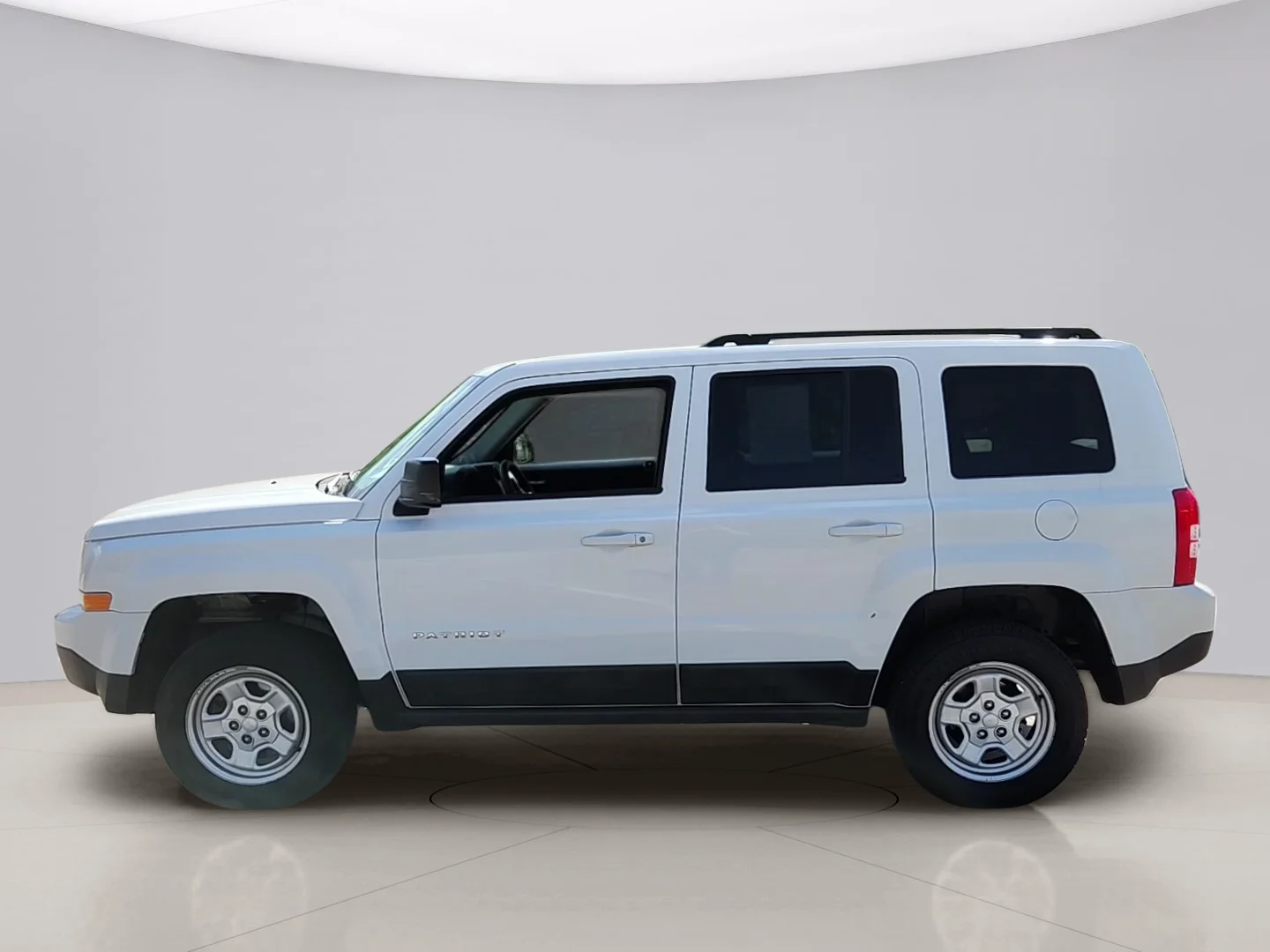 Used 2016 White Jeep SPORT 4WD image 2