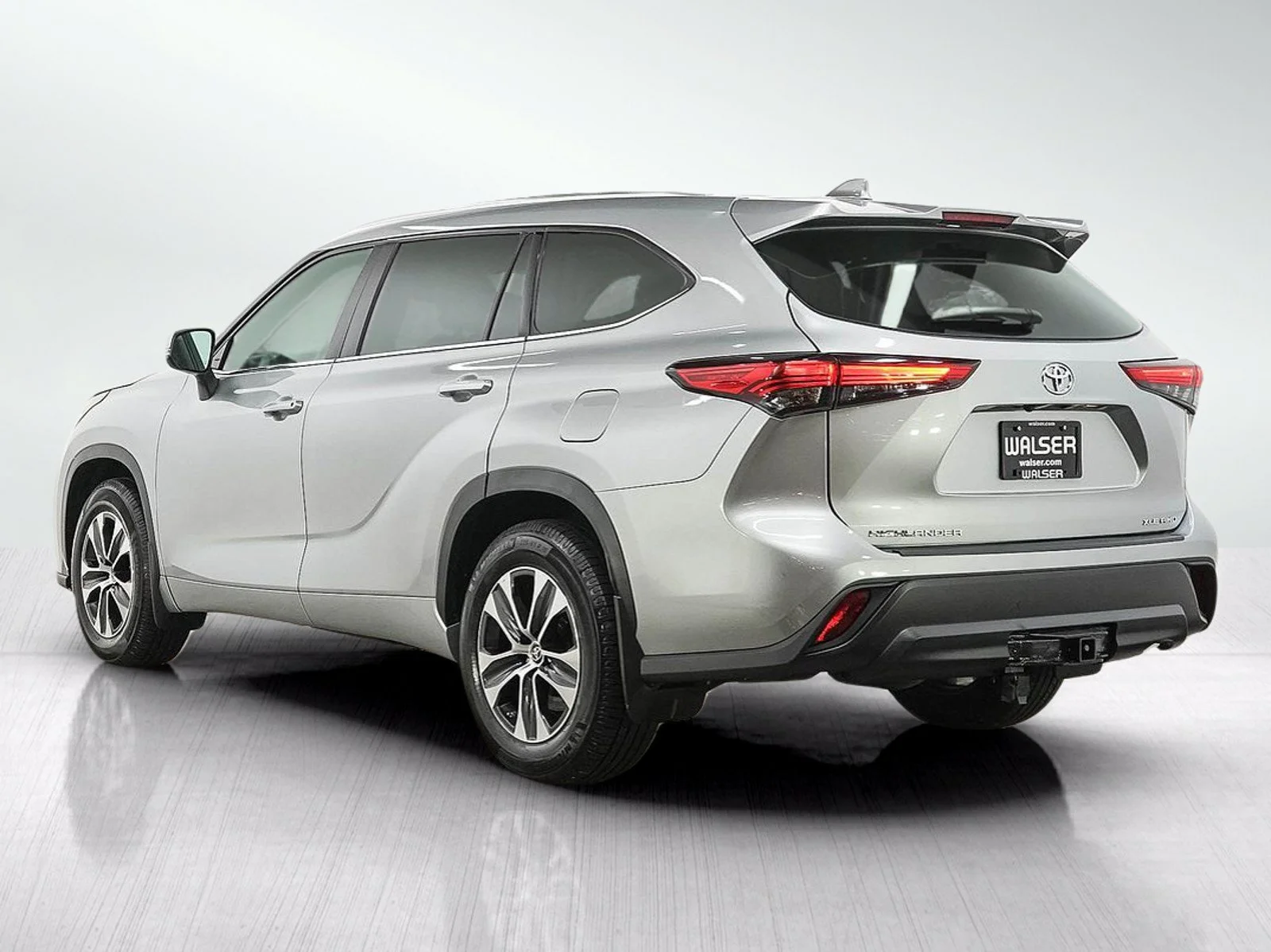 Used 2021 Celestial Silver Metallic Toyota XLE image 3