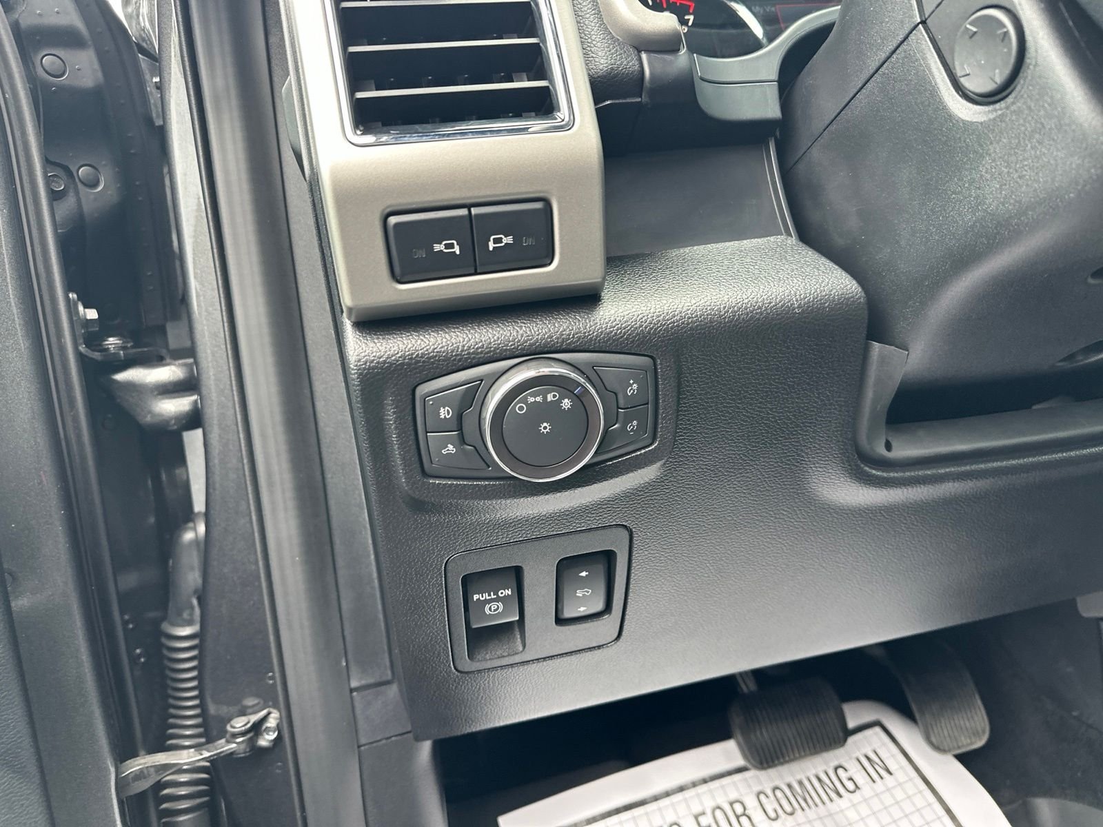 Used 2019 Gray Ford Lariat image 19