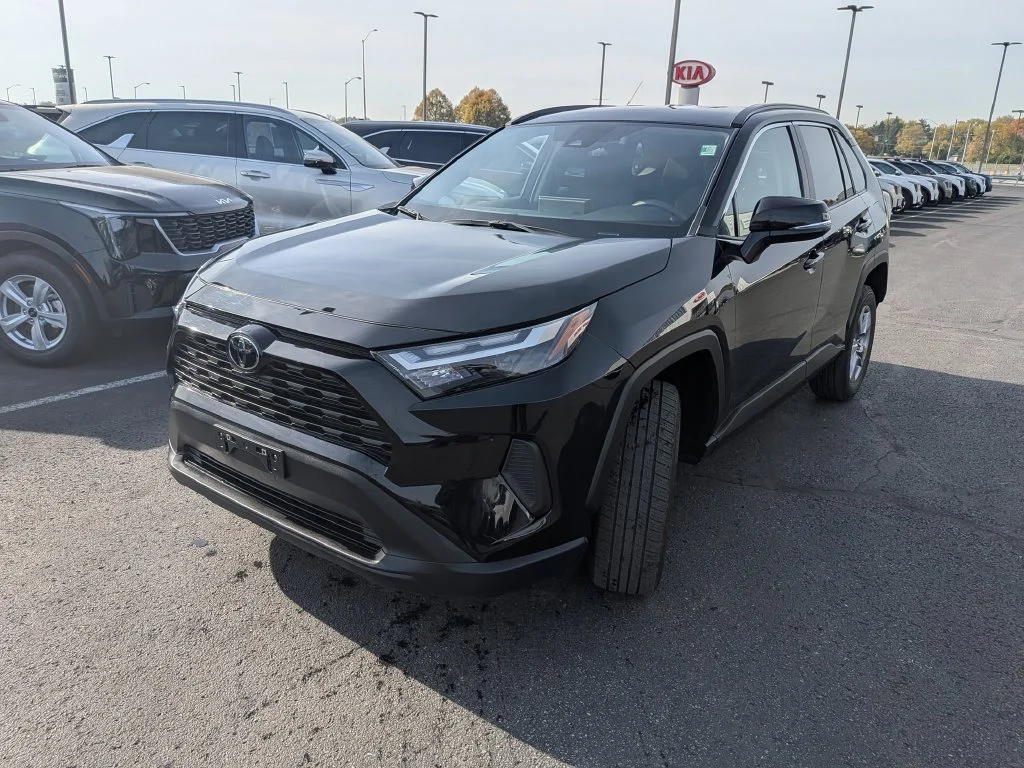 Used 2025 Midnight Black Metallic Toyota XLE image 3