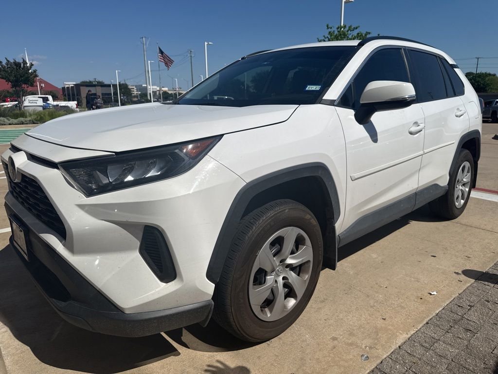 2021 Toyota RAV4 LE FWD's photo