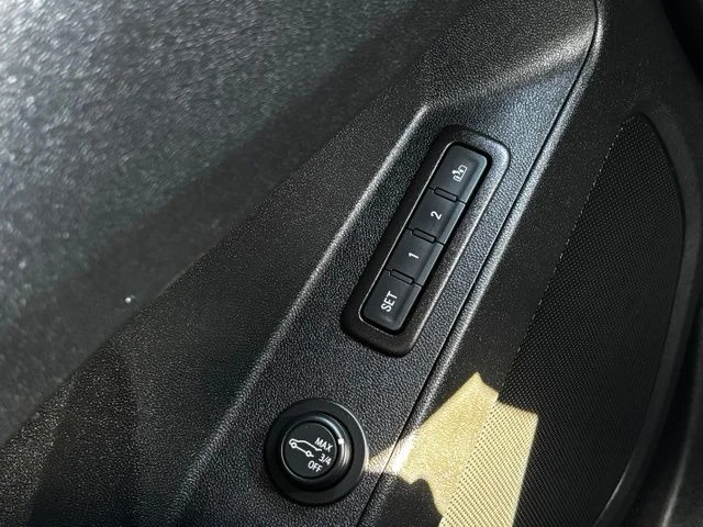 Used 2022 Black Chevrolet Premier image 20