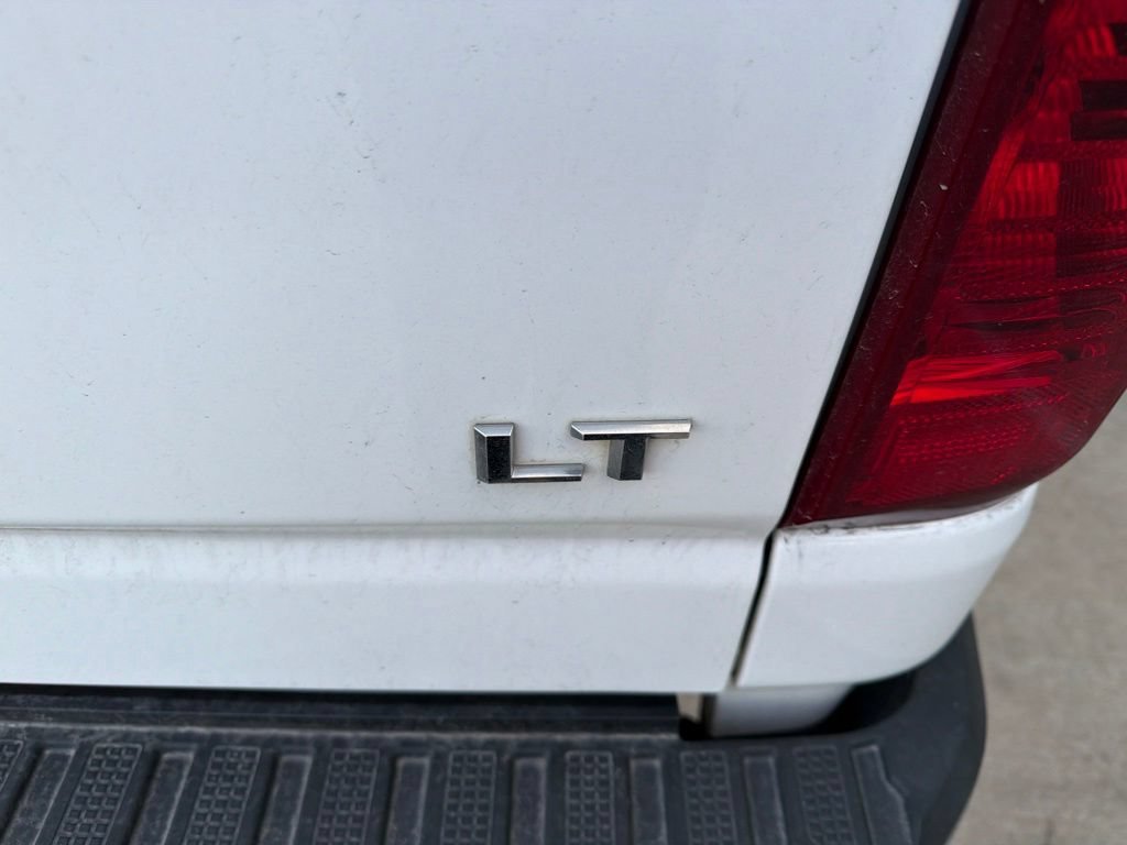 Used 2024 Summit White Chevrolet LT image 3