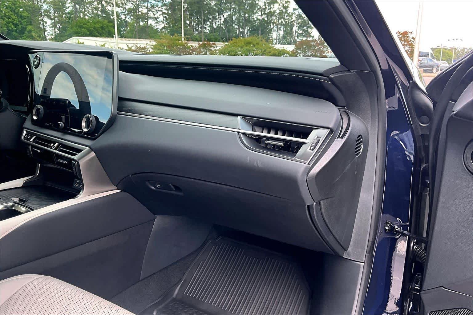 Used 2025 Nightfall Mica Lexus Premium Plus image 19