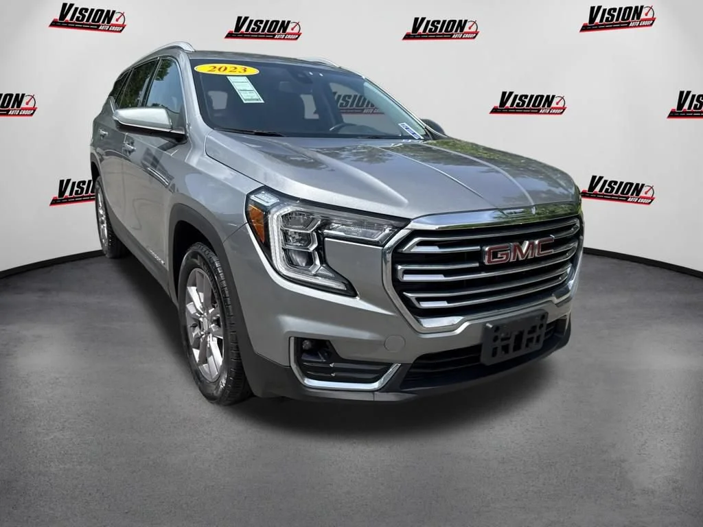 Used 2023 Sterling Metallic GMC SLT image 3