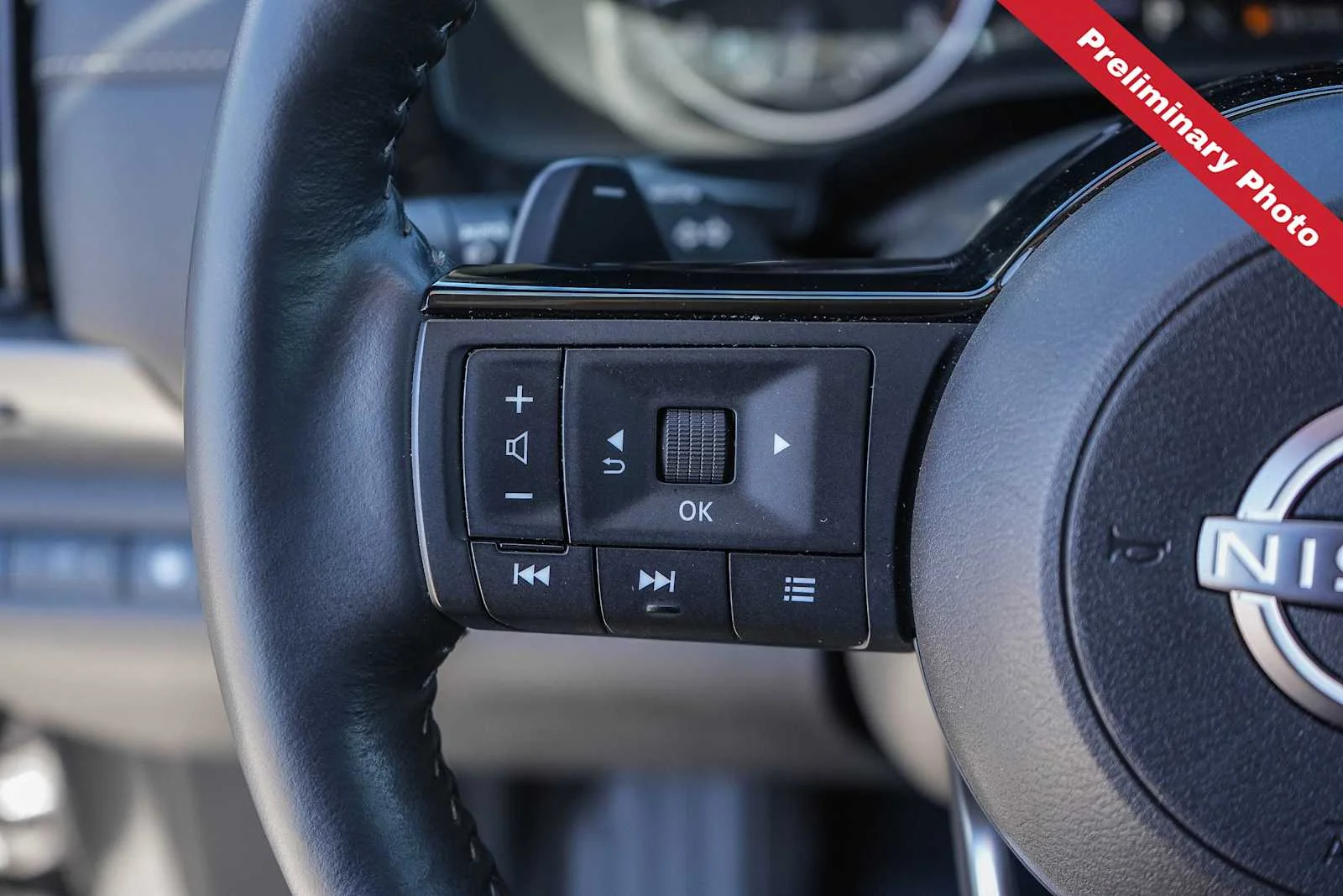 Certified Used 2025 Gun Metallic Nissan SL image 20