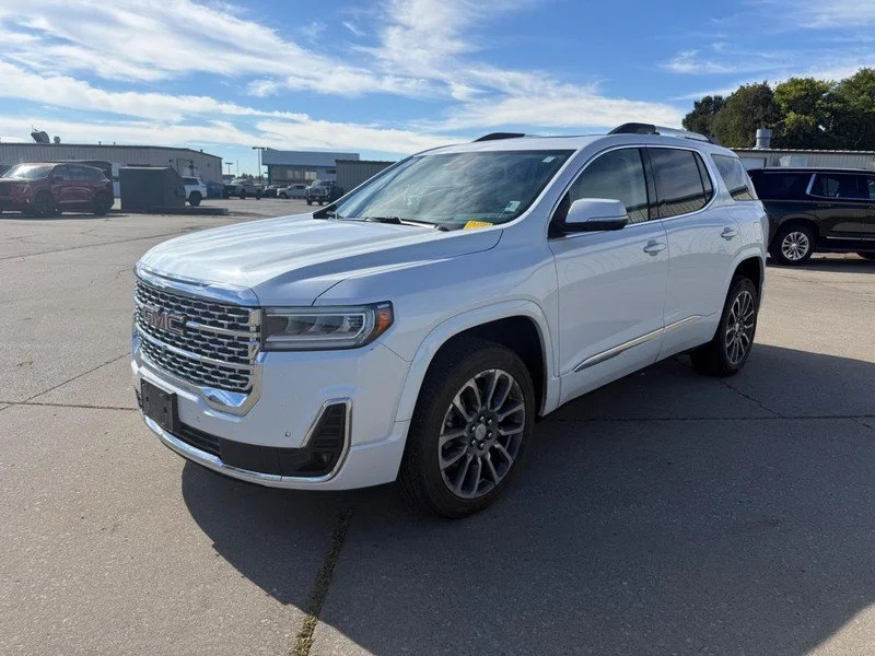 Used 2022 White GMC Denali image 3
