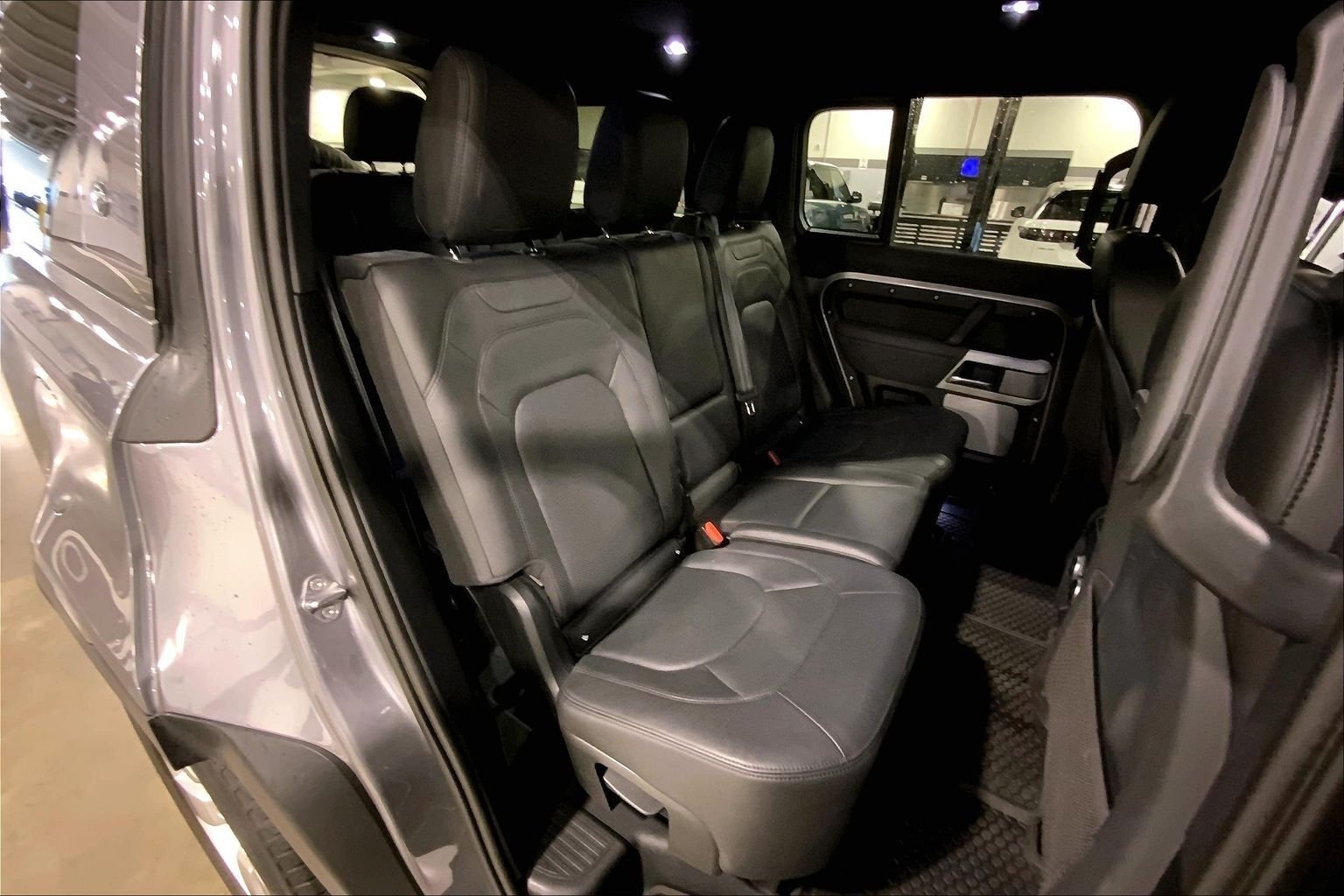 Used 2023 Eiger Gray Metallic Land Rover SE image 19