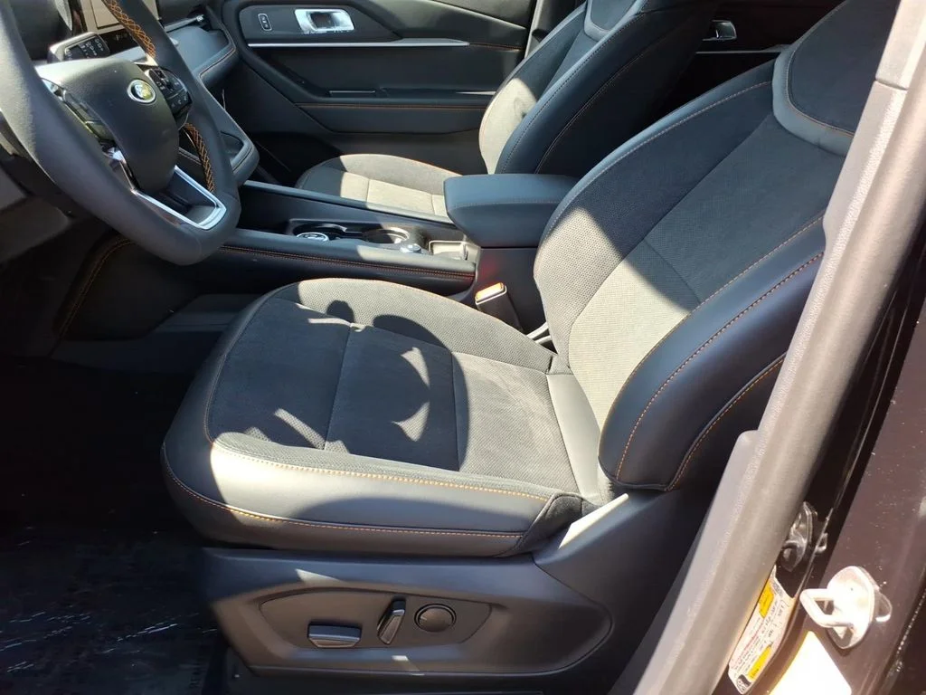 New 2026 Agate Black Metallic Ford Tremor® image 13