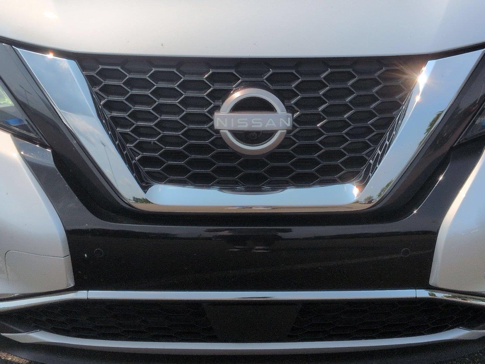Used 2023 Brilliant Silver Metallic Nissan Platinum image 14