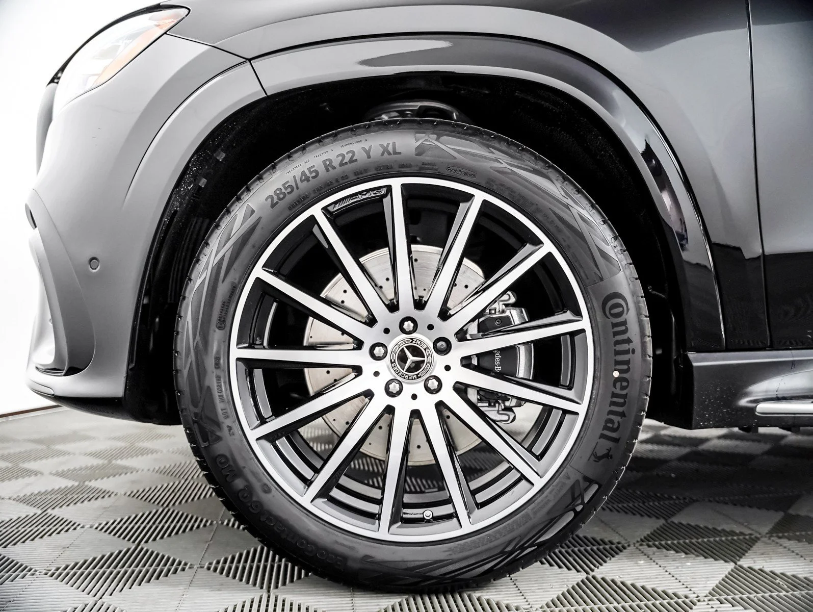 New 2026 Black Mercedes-Benz 4MATIC® image 4