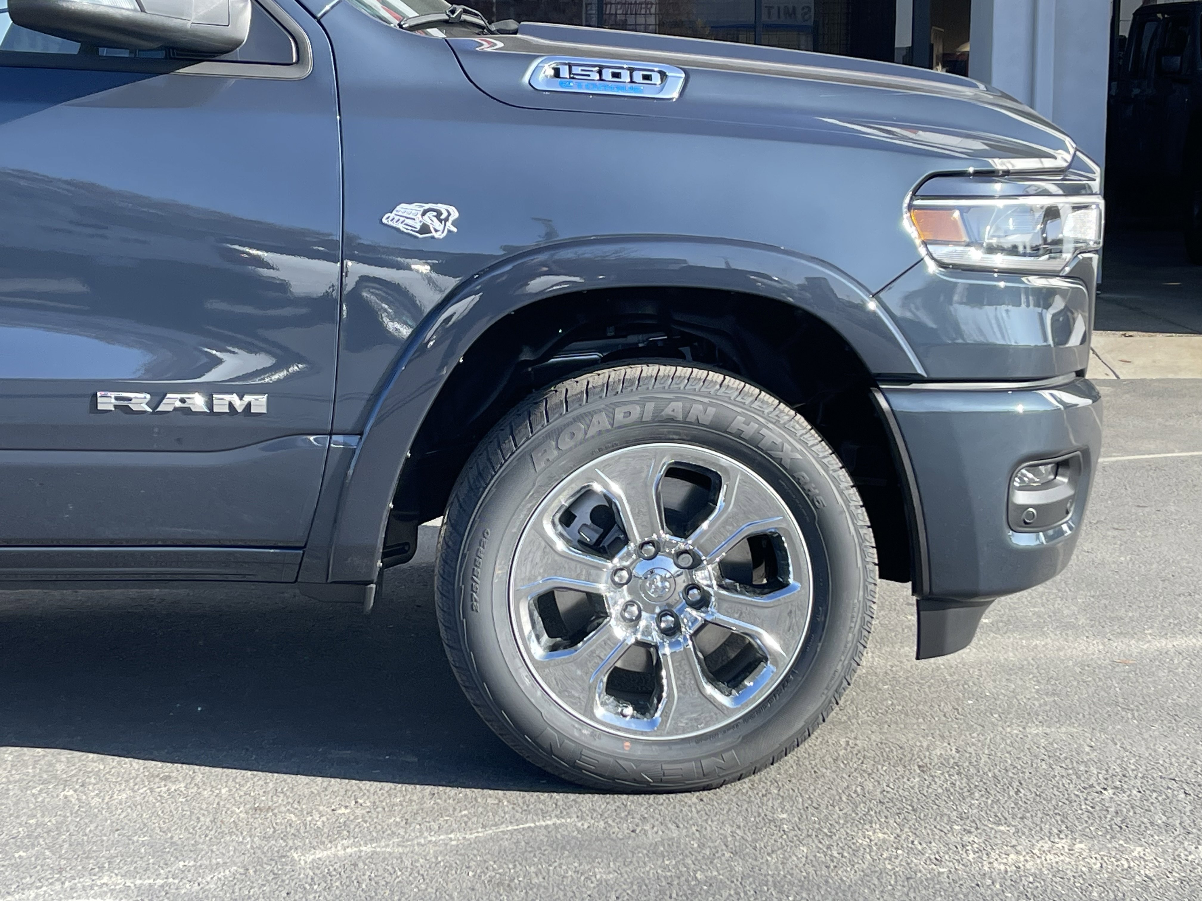 View vehicle photo 7