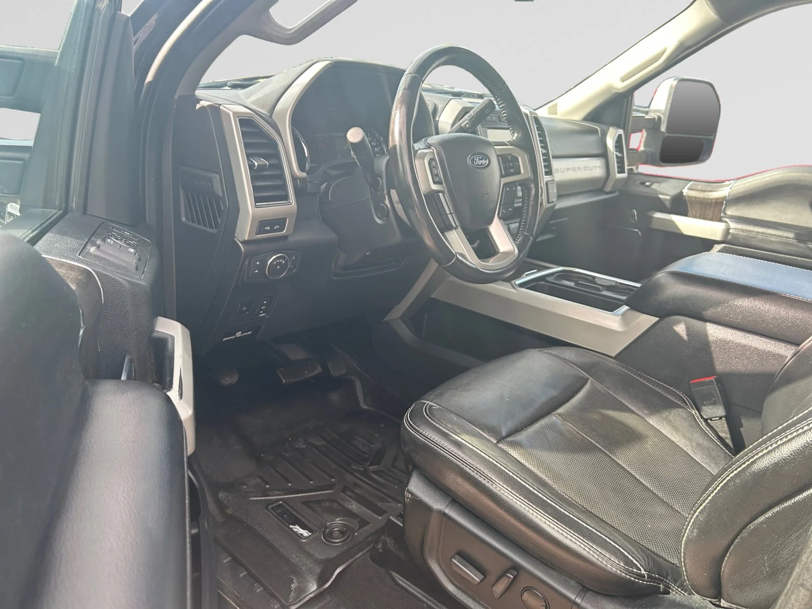 Used 2020 BLACK Ford LARIAT Dually Low Kms image 13
